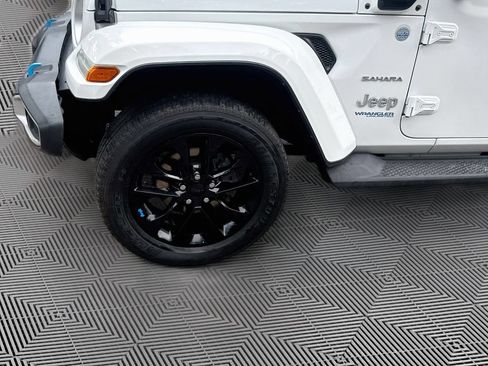Used 2022 Jeep Wrangler Unlimited Sahara w/ Cold Weather Group AWD/4WD image 35