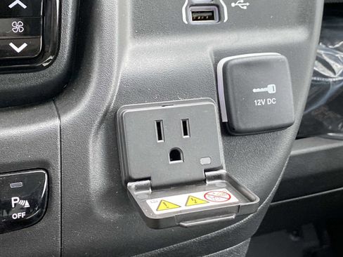 New 2025 RAM ProMaster 3500 w/ Quick Order Package 22H SLT+ image 32