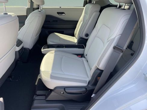 New 2026 Nissan Pathfinder SL image 14