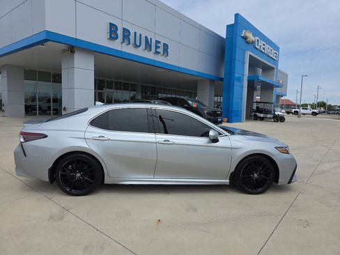 Used 2022 Toyota Camry XSE w/ Cold Weather Package FWD image 18