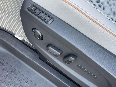 New 2025 Volkswagen ID. Buzz Pro S Plus image 23