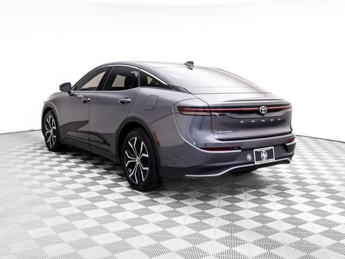 Used 2024 Toyota Crown XLE image 3