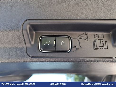 Used 2022 Ford Explorer XLT w/ XLT Sport Appearance Package image 14