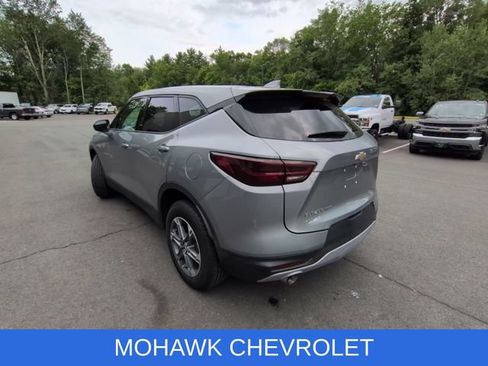 Used 2025 Chevrolet Blazer LT AWD/4WD image 3