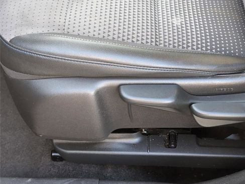 Used 2025 Chevrolet Trax LT image 13