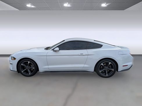 Used 2018 Ford Mustang Coupe image 2