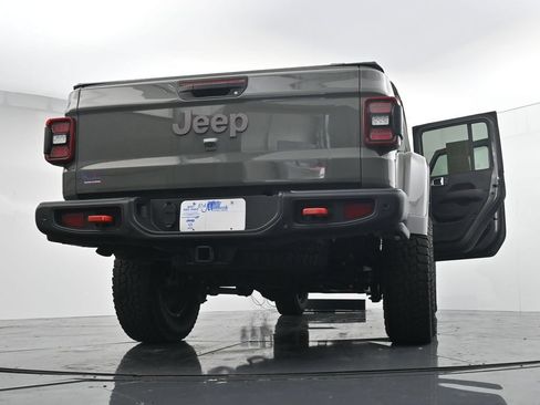 Used 2021 Jeep Gladiator Rubicon AWD/4WD image 30