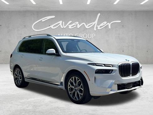 Used 2024 BMW X7 xDrive40i AWD/4WD image 2