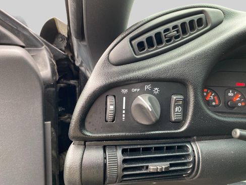 Used 1995 Chevrolet Camaro LT RWD image 13