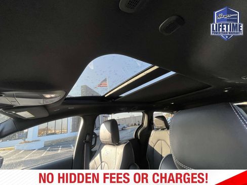 New 2026 Chrysler Pacifica Limited w/ S Appearance Package image 2