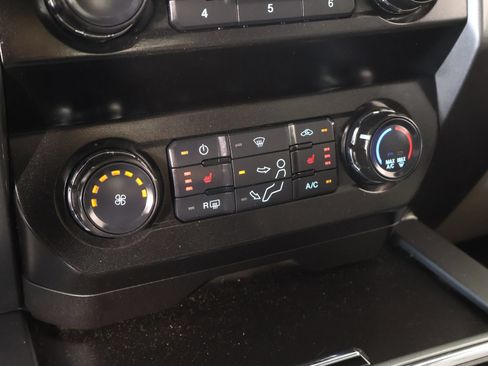 Used 2022 Ford F250 XLT w/ XLT Premium Package AWD/4WD image 8