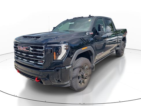 Used 2025 GMC Sierra 3500 AT4 w/ Technology Package AWD/4WD image 3