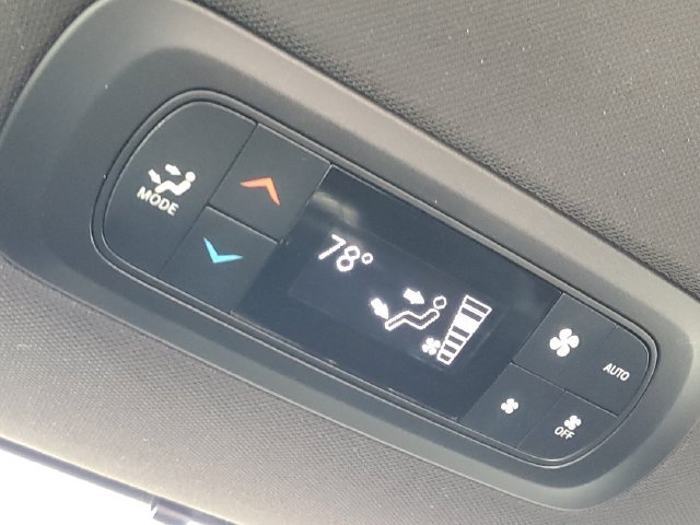 Used 2025 Chrysler Pacifica Select FWD image 34