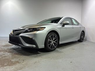 Used 2024 Toyota Camry SE video 2