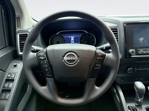 Used 2023 Nissan Frontier SV AWD/4WD image 12