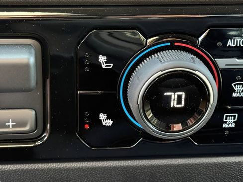 Used 2025 Chevrolet Silverado 1500 LT w/ Safety Package image 17