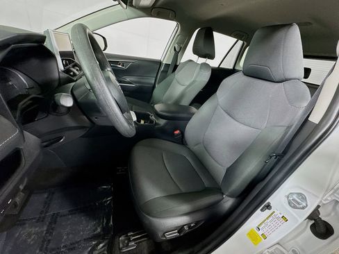Certified 2025 Toyota RAV4 XLE image 12