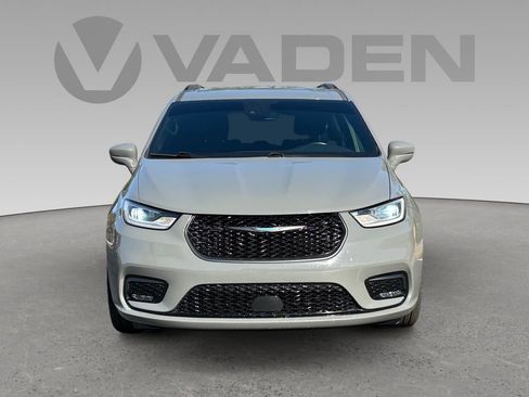 Used 2021 Chrysler Pacifica Touring w/ S Appearance Package image 19