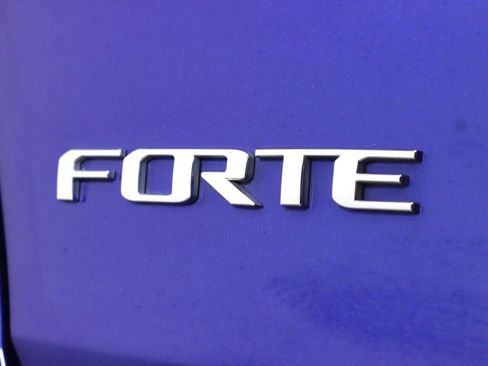 Used 2017 Kia Forte LX image 30