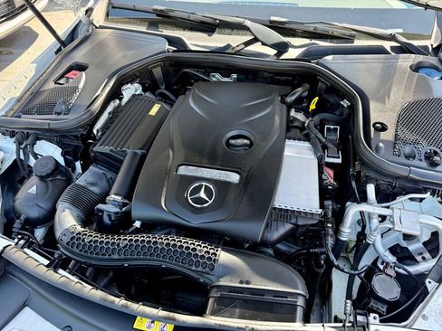Used 2017 Mercedes-Benz E 300 4MATIC image 6