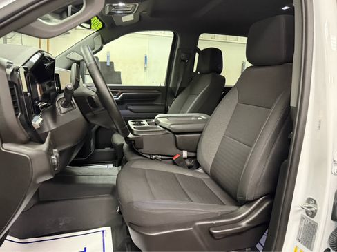 Used 2024 Chevrolet Silverado 2500 LT image 9