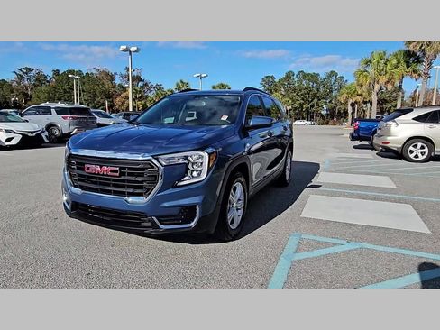 Used 2024 GMC Terrain SLE w/ Driver Convenience Package image 23