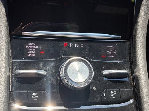 Used 2023 Jeep Grand Cherokee Overland AWD/4WD image 33
