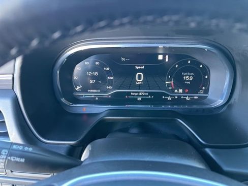 Used 2022 GMC Yukon XL SLT w/ SLT Premium Package image 9