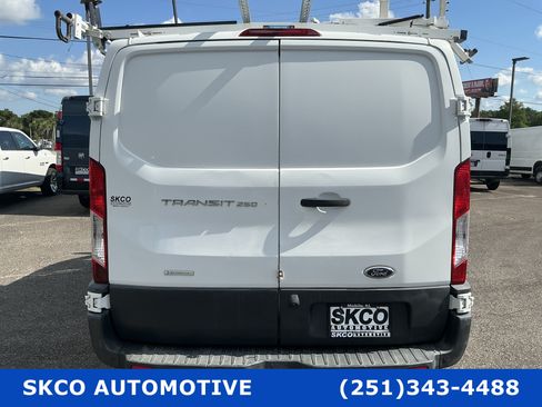 Used 2016 Ford Transit 250 130 Low Roof RWD image 4