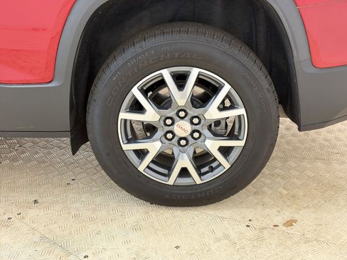 Used 2023 GMC Acadia SLT AWD/4WD image 12