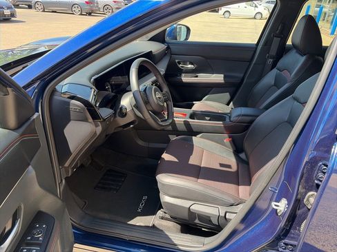 Used 2025 Nissan Kicks SR AWD/4WD image 11