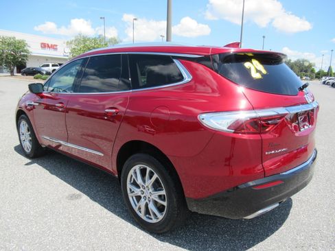 Used 2024 Buick Enclave Premium w/ Experience Buick Package FWD image 5