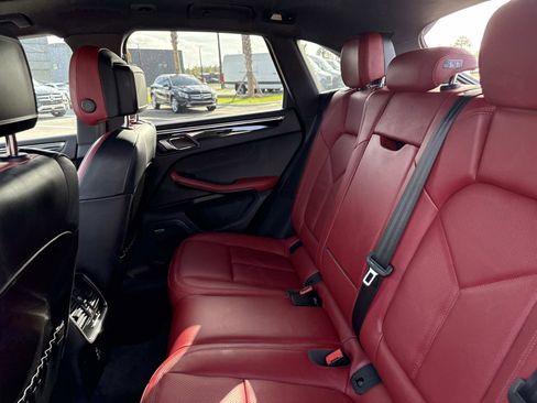 Used 2024 Porsche Macan AWD/4WD image 13
