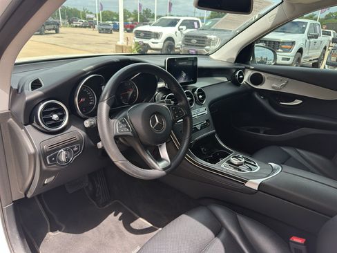 Used 2019 Mercedes-Benz GLC 300 4MATIC image 14