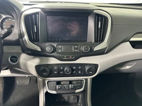 Used 2022 GMC Terrain SLT image 21