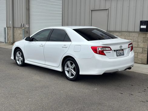 Used 2014 Toyota Camry SE w/ Fleet Convenience Package FWD image 5