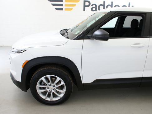 Used 2024 Chevrolet TrailBlazer LS w/ LS Convenience Package image 4