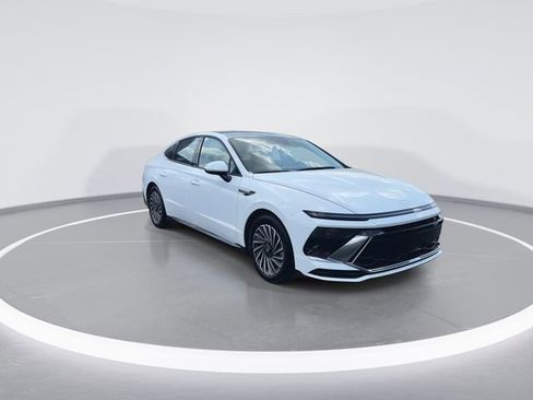 New 2026 Hyundai Sonata SEL FWD image 2