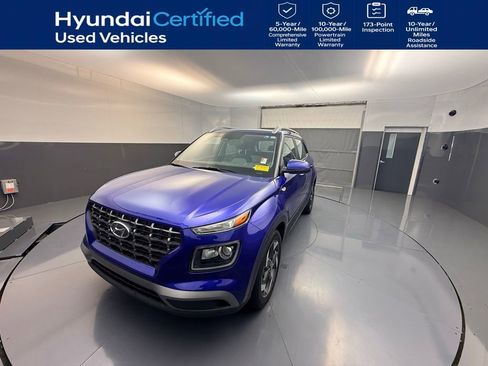 Used 2023 Hyundai Venue SEL image 1