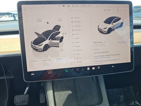 Used 2022 Tesla Model Y Long Range AWD/4WD image 2