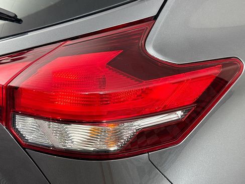 Used 2020 Nissan Kicks S image 30