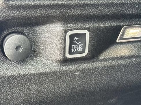 Used 2021 Jeep Grand Cherokee L Limited AWD/4WD image 16