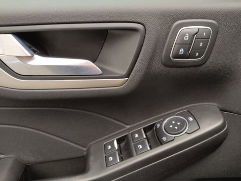 Used 2022 Ford Escape SEL w/ Technology Package FWD image 27