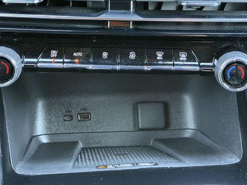 Used 2024 Chevrolet Traverse RS w/ LPO, Floor Liner Package image 8
