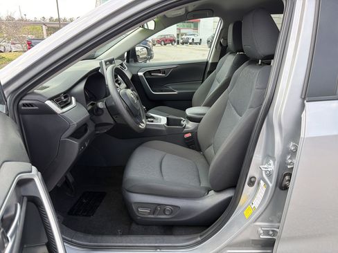Certified 2025 Toyota RAV4 XLE image 19