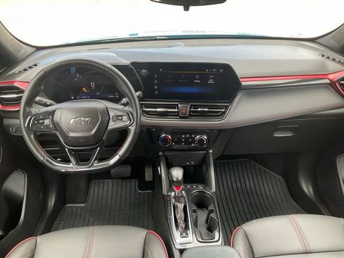 Used 2025 Chevrolet TrailBlazer RS w/ Driver Confidence Package AWD/4WD image 4