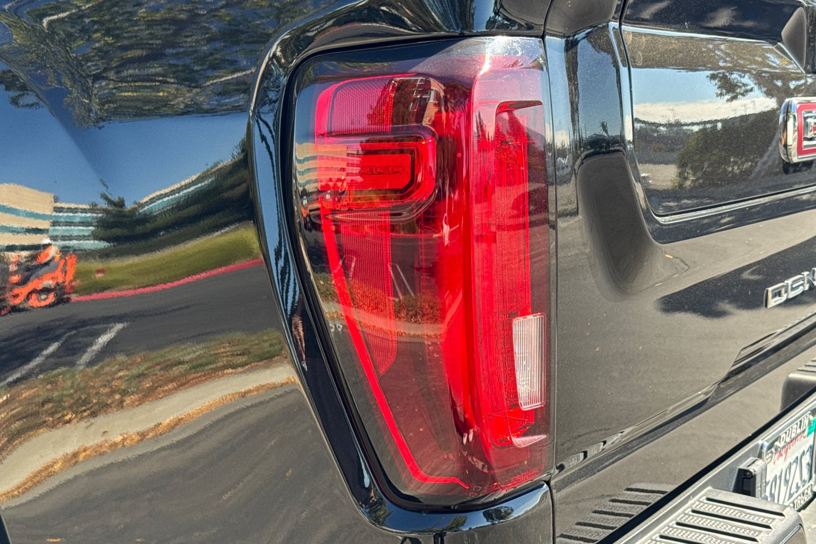 Used 2023 GMC Sierra 2500 Denali w/ Denali Black Diamond Edition AWD/4WD image 49