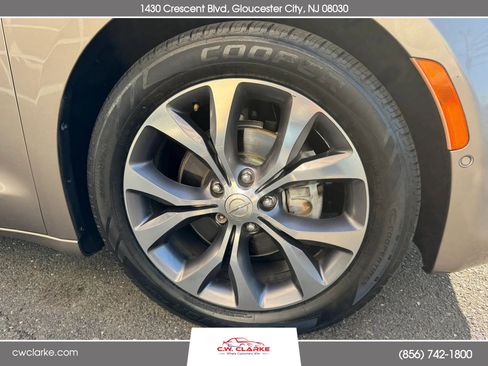 Used 2017 Chrysler Pacifica Limited w/ UConnect Theater Package image 11