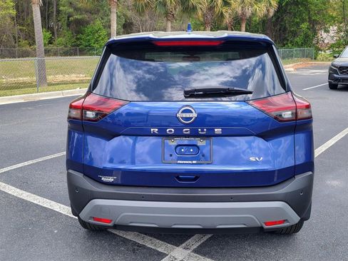 Used 2023 Nissan Rogue SV image 3