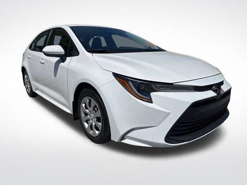 Used 2025 Toyota Corolla LE FWD image 10